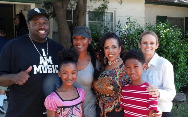 who is corey holcomb's wife