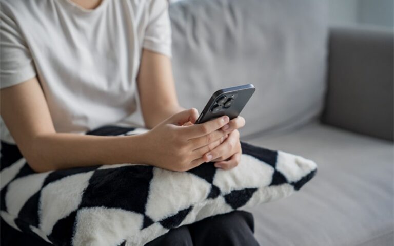 how to comfort your friend after a breakup over text